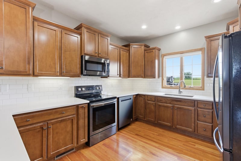 605 E 2nd Ave, Beaver Creek, MN 56116