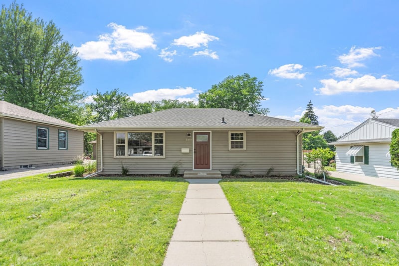 3418 Hayes St NE, Minneapolis, MN 55418