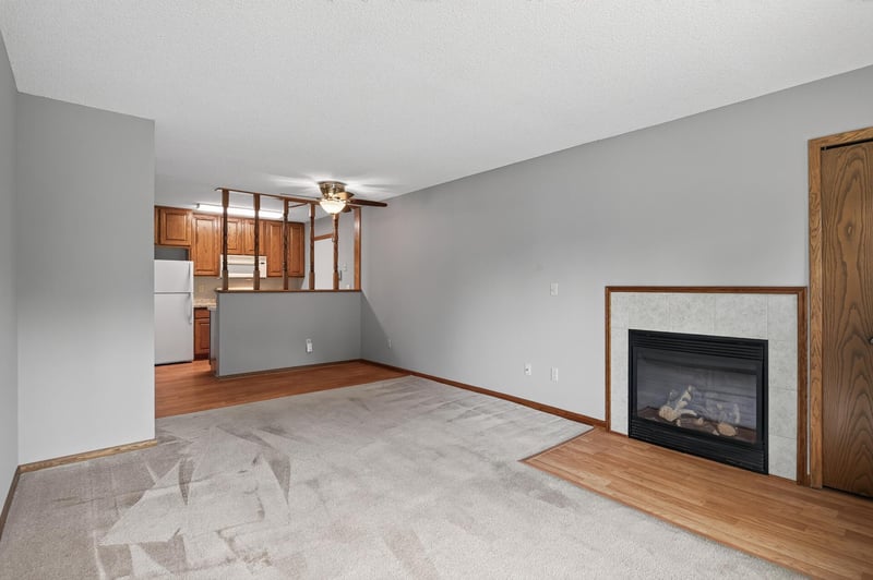 8500 S Maplebrook Cir, Brooklyn Park, MN 55445