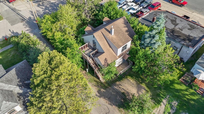 202 Olcott Ave, Coleraine, MN 55722
