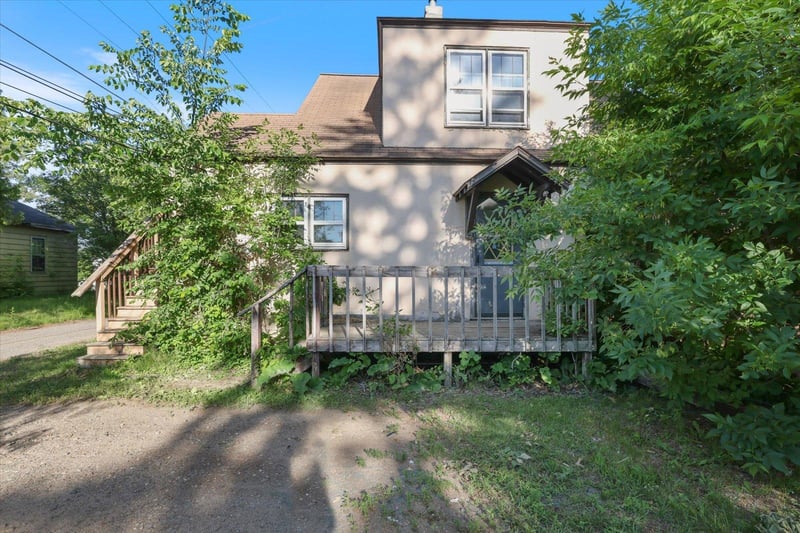 202 Olcott Ave, Coleraine, MN 55722