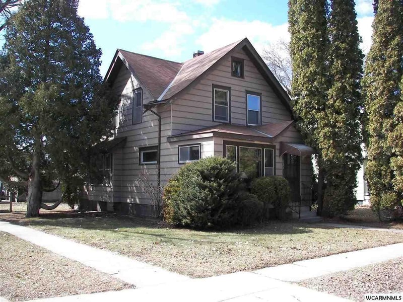 824 3rd St SE, Willmar, MN 56201