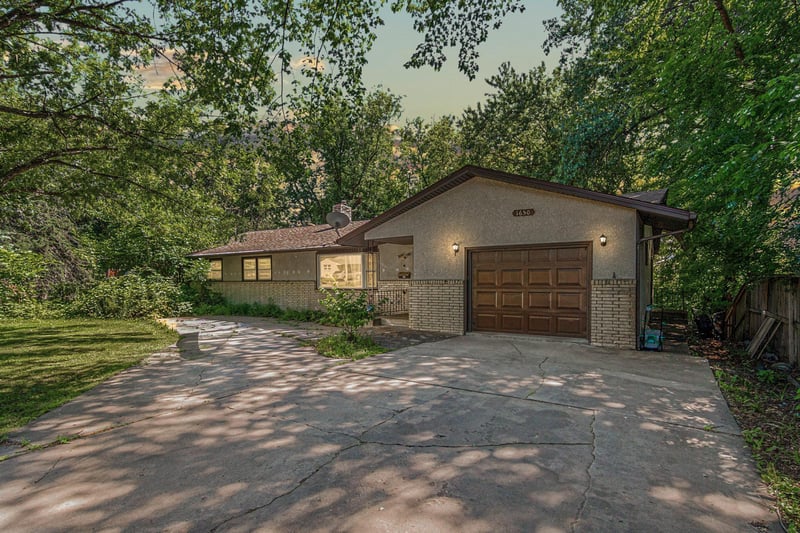 1650 Upper Afton Rd, Saint Paul, MN 55106