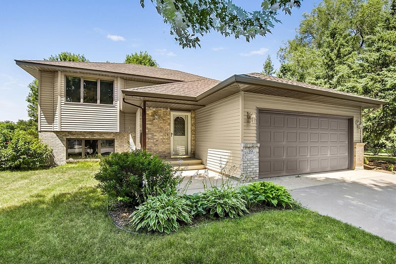 39 Fairfield Ln, Saint Cloud, MN 56303