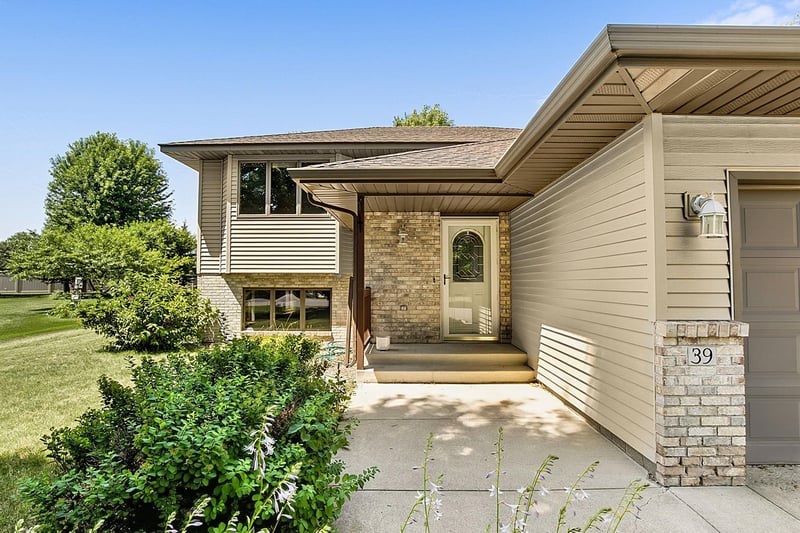 39 Fairfield Ln, Saint Cloud, MN 56303