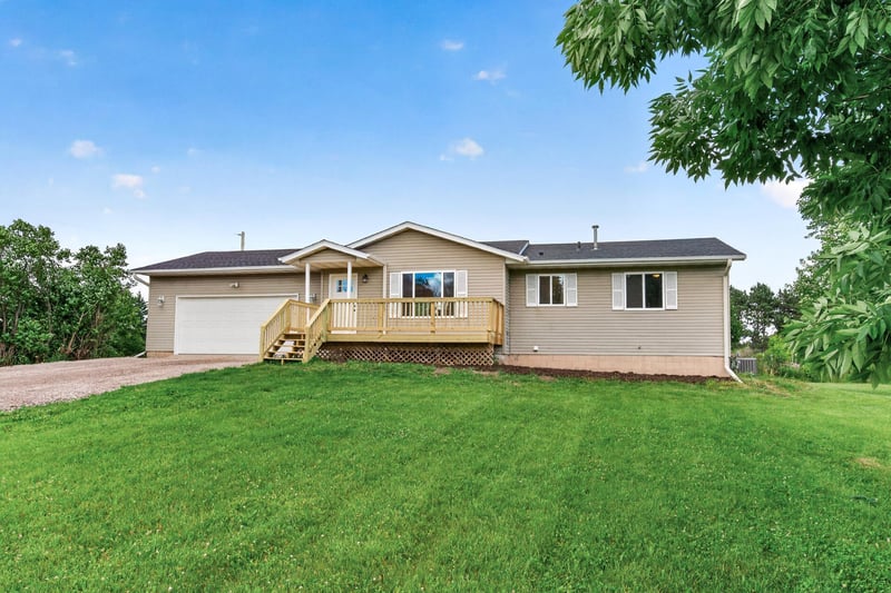 33545 Oriole Ave, Lindstrom, MN 55045