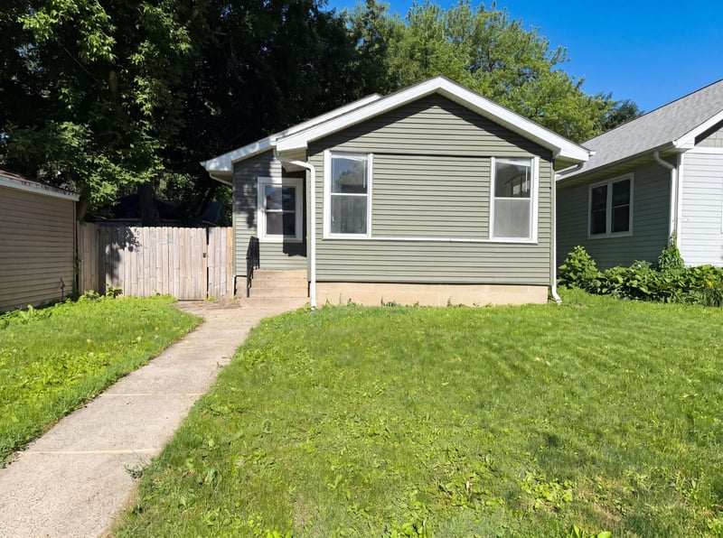 2715 Irving Ave N, Minneapolis, MN 55411