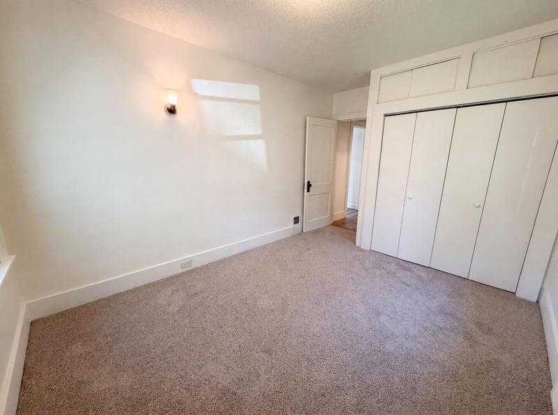 2715 Irving Ave N, Minneapolis, MN 55411