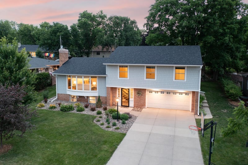 4812 Dunberry Ln, Edina, MN 55435