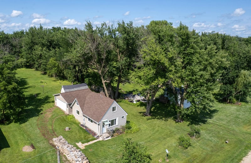 1303 28th Ave NE, Austin, MN 55912