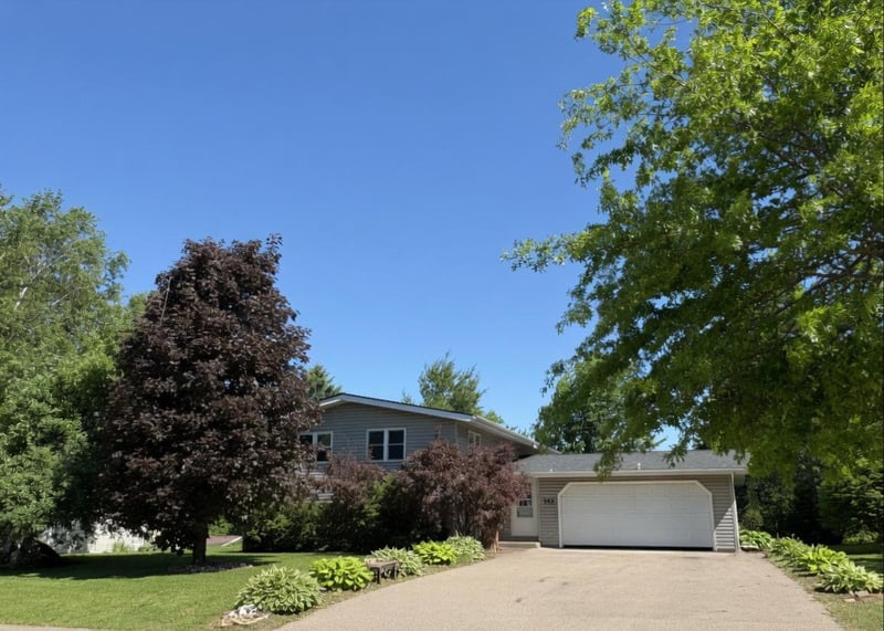 742 W Dale St, Ellsworth, WI 54011