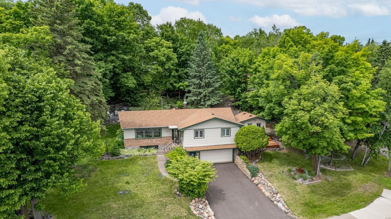 615 Snively Rd, Duluth, MN 55803