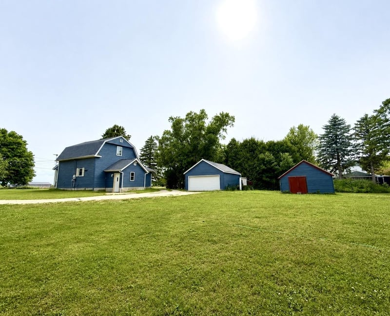 908 E Main St, Dodge Center, MN 55927
