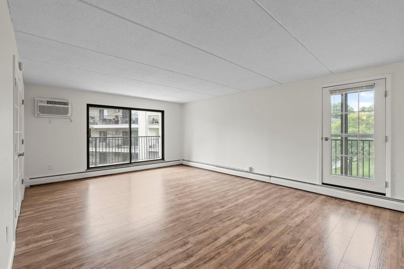 10411 Cedar Lake Rd #419, Minnetonka, MN 55305
