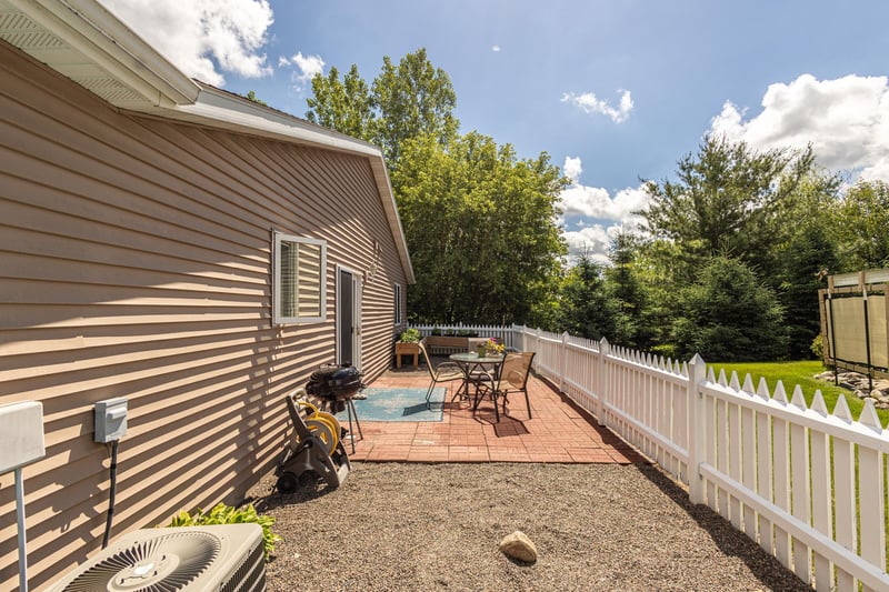 209 3rd St NE, Milaca, MN 56353