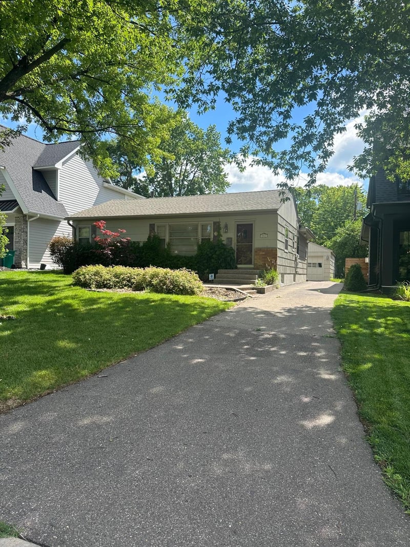 5941 Saint Johns Ave, Edina, MN 55424