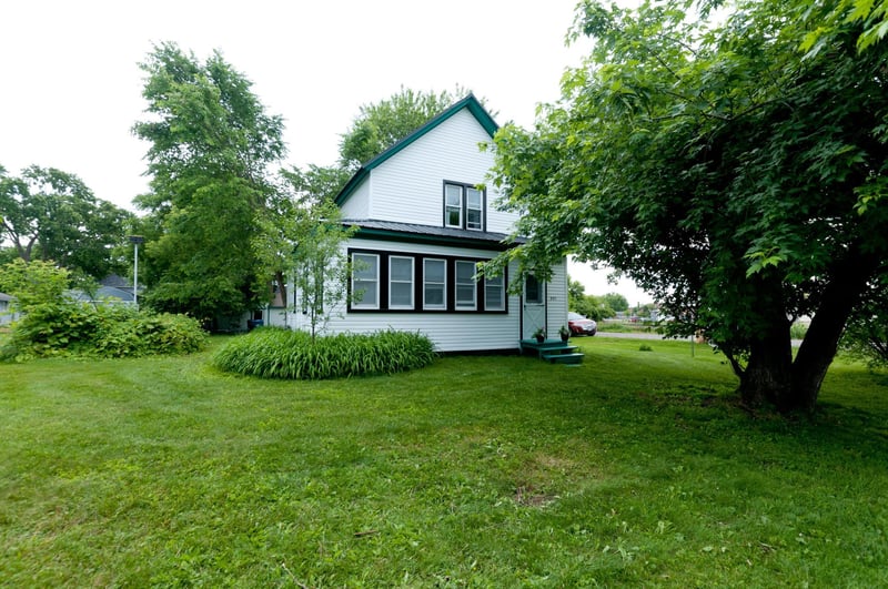 301 N 10th St, Cameron, WI 54822