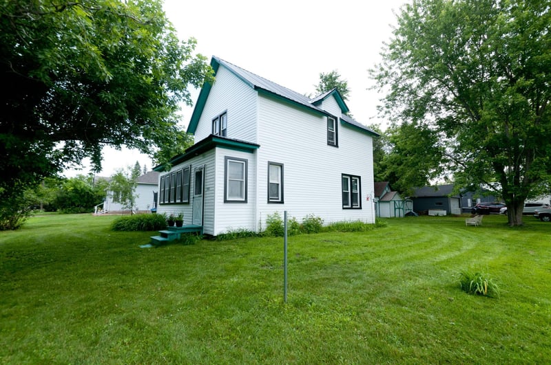301 N 10th St, Cameron, WI 54822