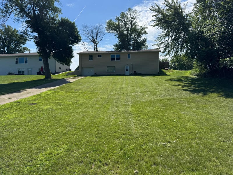 2722 Albion Ave, Fairmont, MN 56031