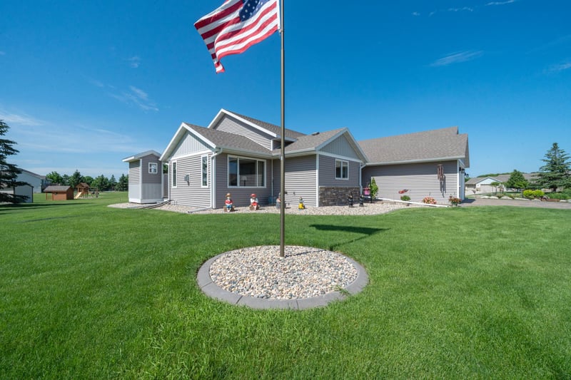 814 Curt Felt Dr, Alexandria, MN 56308