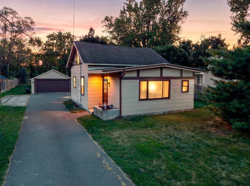 1648 Hammond Rd, White Bear Lake, MN 55110