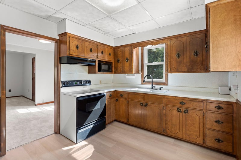 1648 Hammond Rd, White Bear Lake, MN 55110