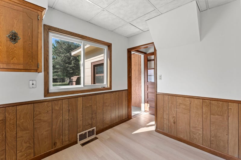 1648 Hammond Rd, White Bear Lake, MN 55110