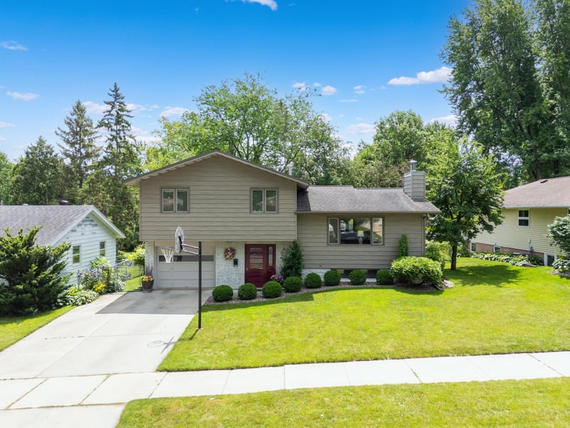 1214 29th St NW, Rochester, MN 55901