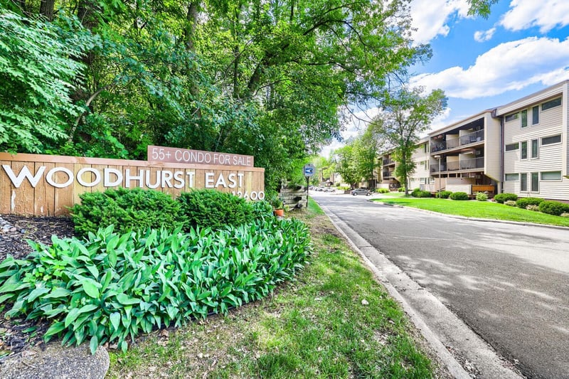 12600 Parkwood Dr #313, Burnsville, MN 55337