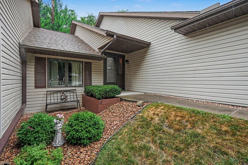 1698 Cobblestone Ct, Red Wing, MN 55066