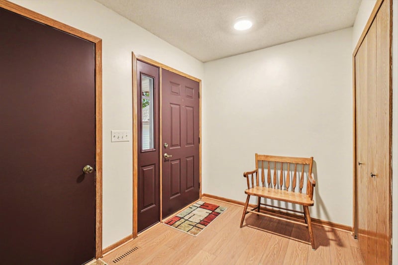 1698 Cobblestone Ct, Red Wing, MN 55066