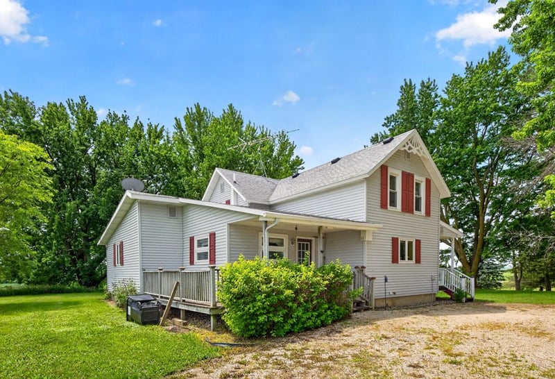73584 260th Ave, Hayfield, MN 55940