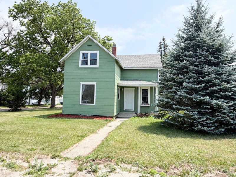502 3rd Ave NW, Wilmont, MN 56185