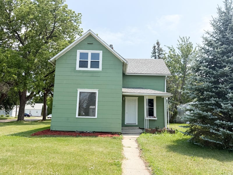 502 3rd Ave NW, Wilmont, MN 56185