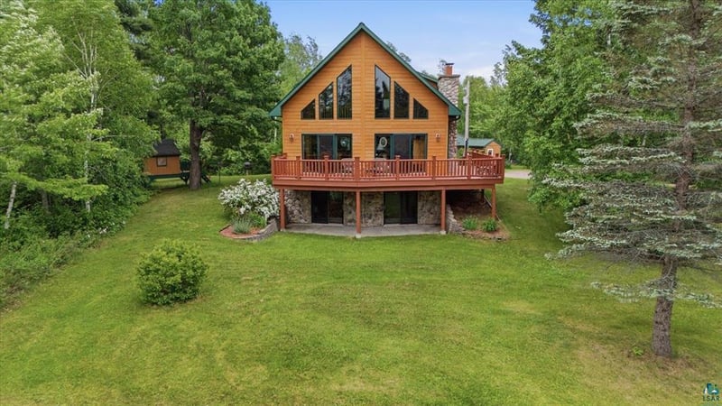 2249 Whiteface Rd, Makinen, MN 55763