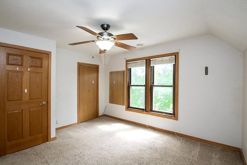 715 N Holcombe Ave, Litchfield, MN 55355