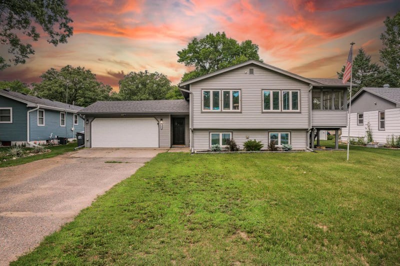 1206 3rd St N, Princeton, MN 55371