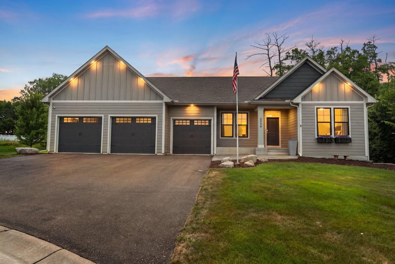 2230 Bentz Ct, Chanhassen, MN 55317
