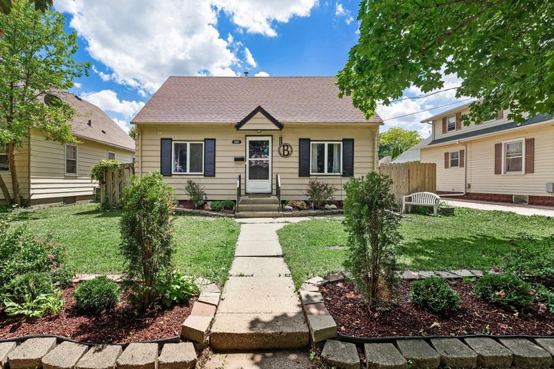 905 4th Ave SW, Austin, MN 55912