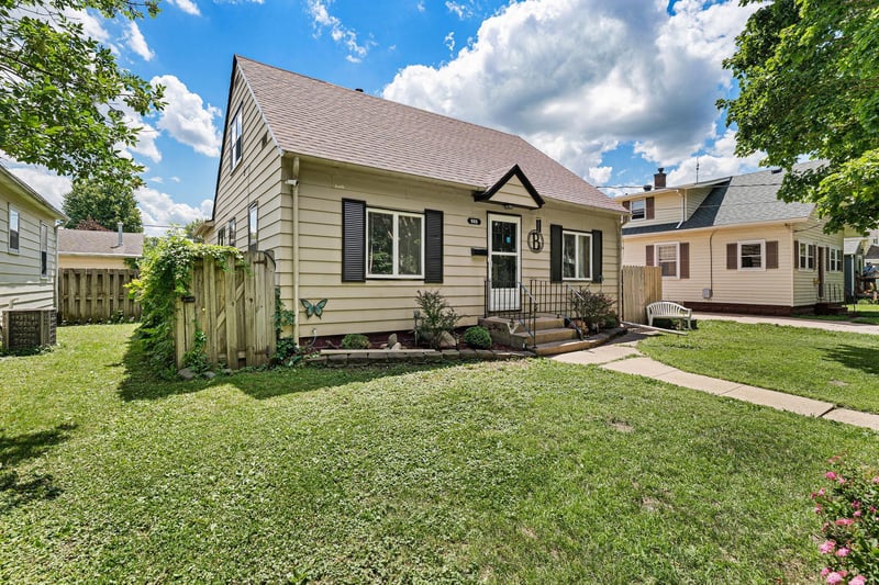 905 4th Ave SW, Austin, MN 55912