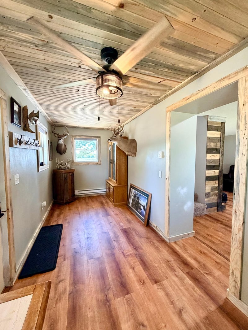 16690 68th St NW, New London, MN 56273