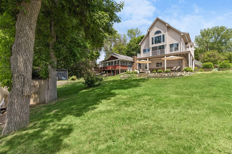 13530 Norelius Ln, Lindstrom, MN 55045