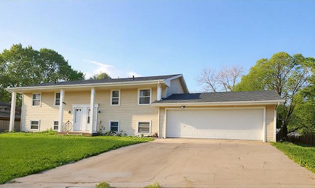 8129 Yates Ave N, Brooklyn Park, MN 55443