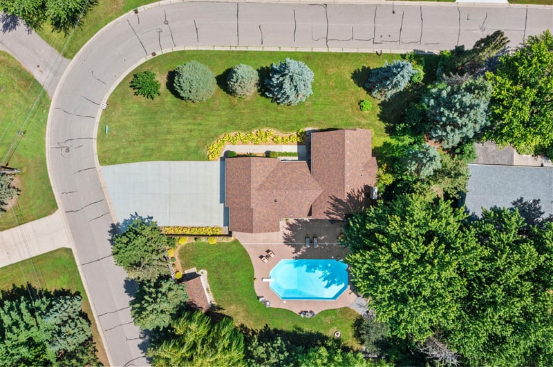 9040 E Sunrise Cir, Eden Prairie, MN 55347