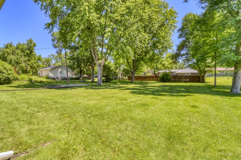607 Maplewood Dr SE, Pelican Rapids, MN 56572