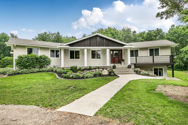 16807 206th Cir, Hutchinson, MN 55350