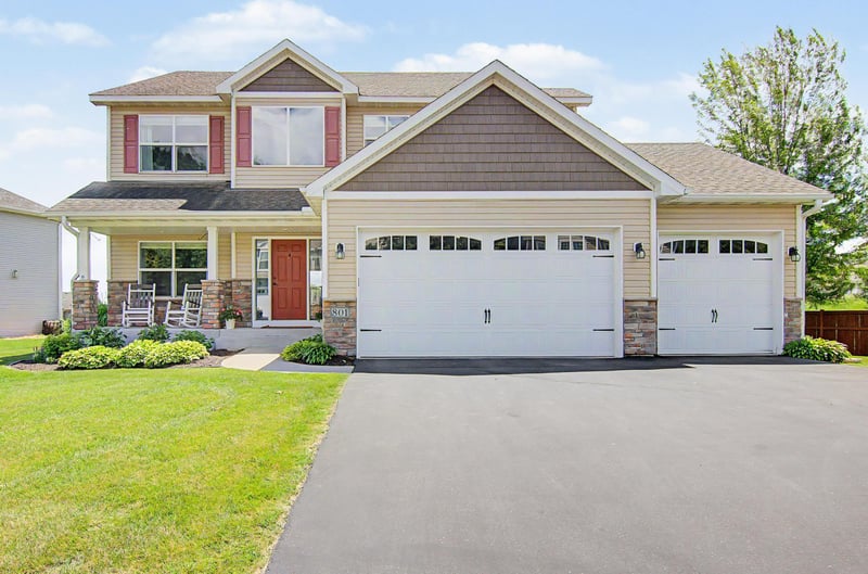 801 Yellowstone Trl, Waconia, MN 55387