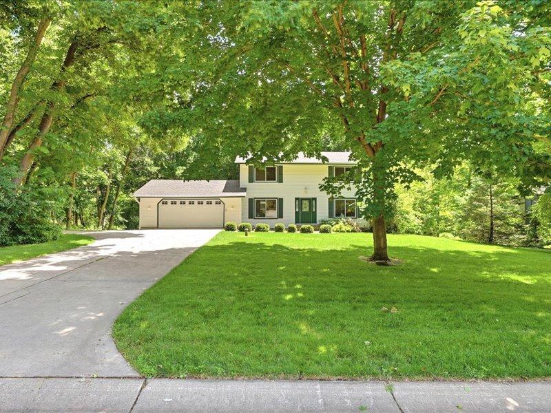 9331 Cedar Forest Rd, Eden Prairie, MN 55347