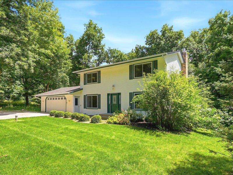 9331 Cedar Forest Rd, Eden Prairie, MN 55347