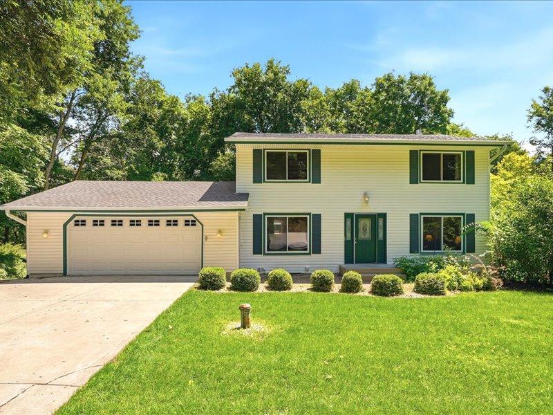 9331 Cedar Forest Rd, Eden Prairie, MN 55347